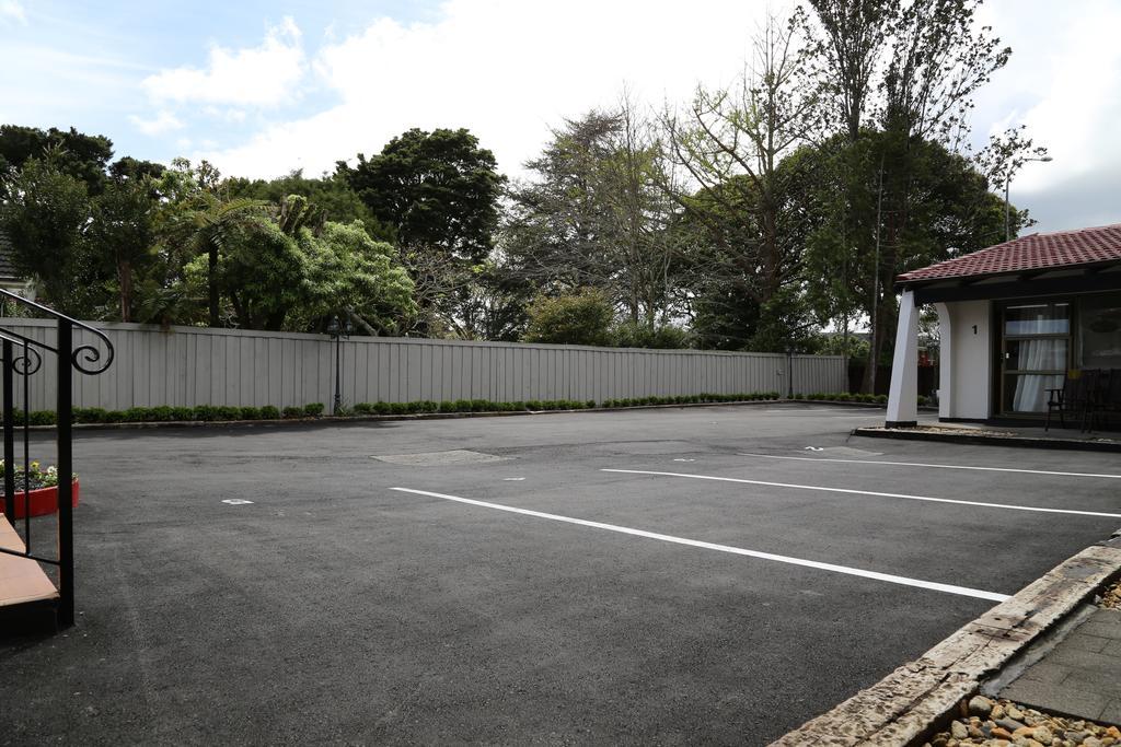 Papakura Motor Lodge & Motel Exterior photo