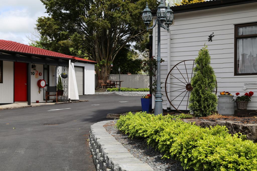 Papakura Motor Lodge & Motel Exterior photo
