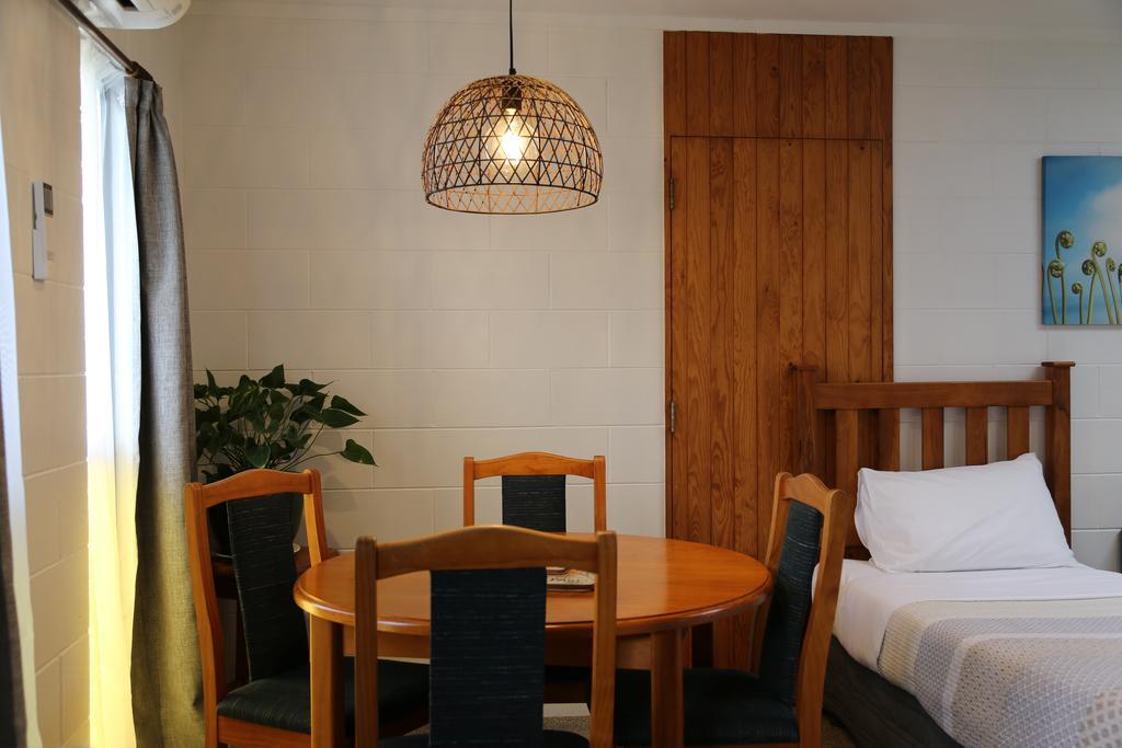 Papakura Motor Lodge & Motel Exterior photo