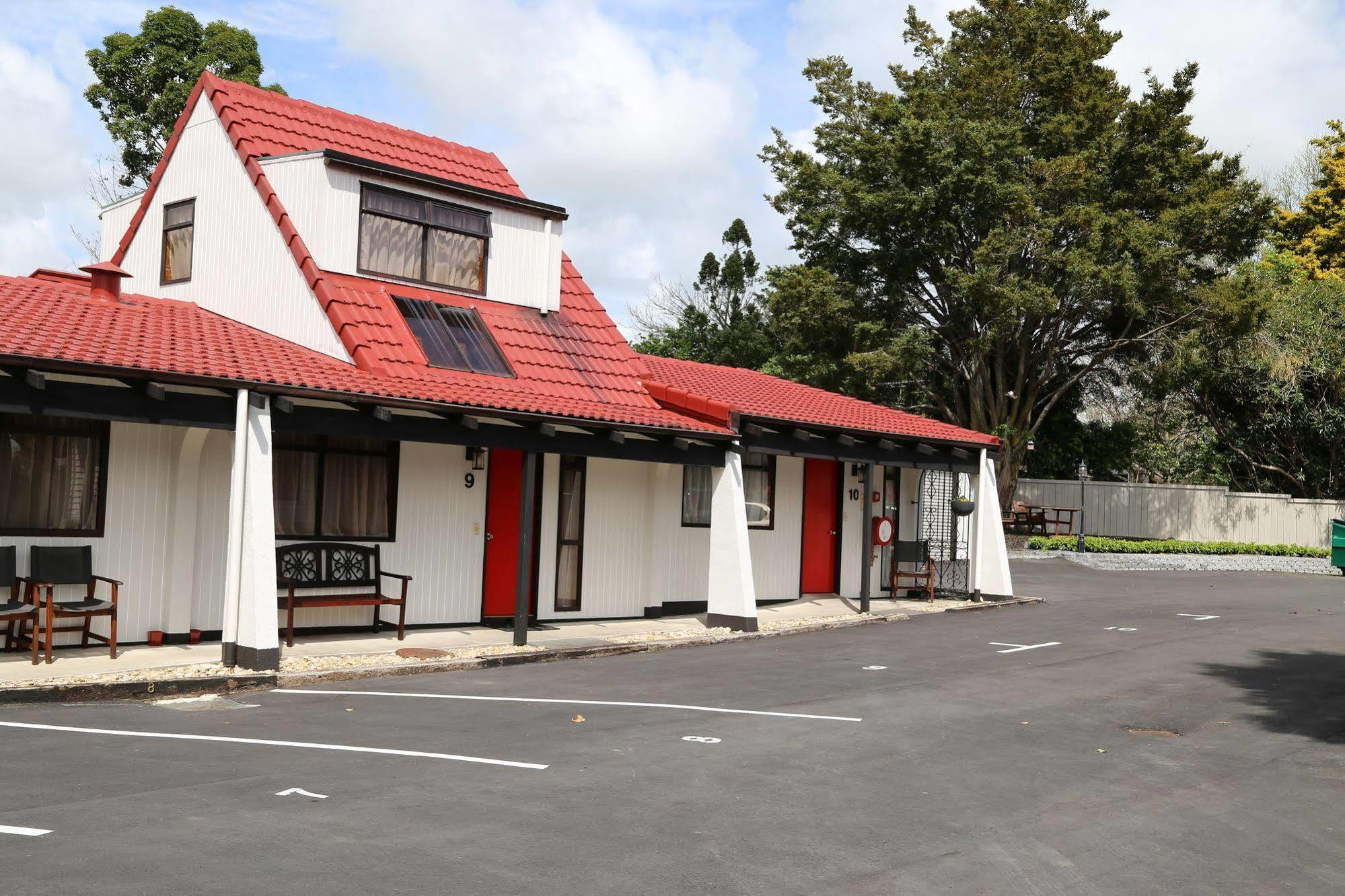 Papakura Motor Lodge & Motel Exterior photo