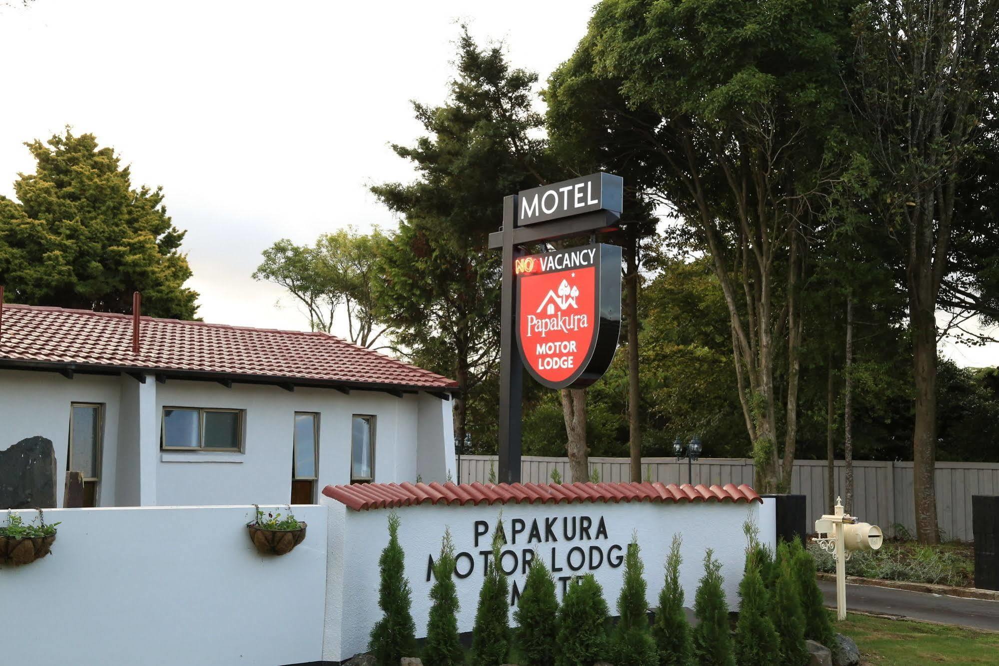 Papakura Motor Lodge & Motel Exterior photo